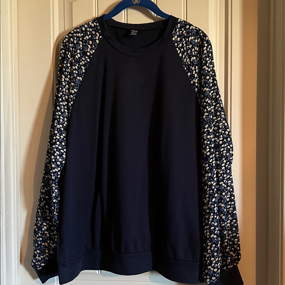 SHEIN Dark Sweatshirt with Floral Accents